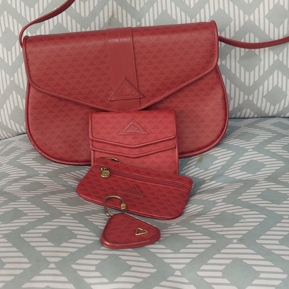 Liz Claiborne Handbags - LIZ CLAIBORNE RARE VINTAGE/RETIRED 1984 Logo #2 4 Pc Set
